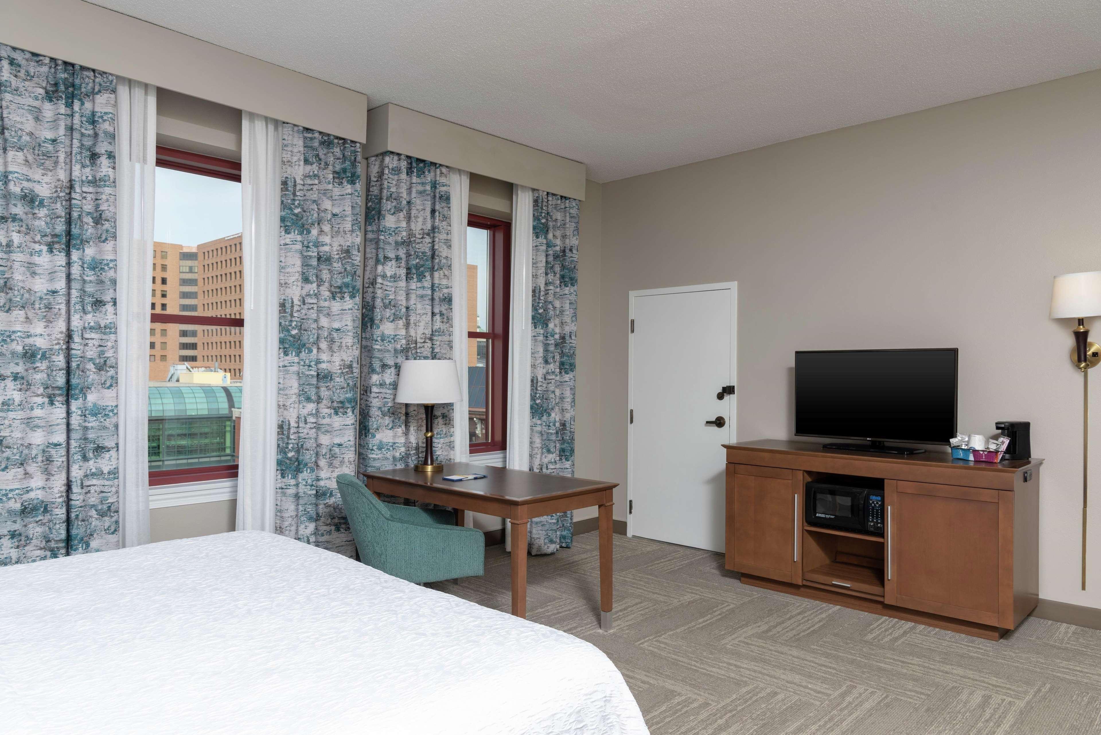 Hampton Inn Indianapolis Downtown Across From Circle Centre Ngoại thất bức ảnh