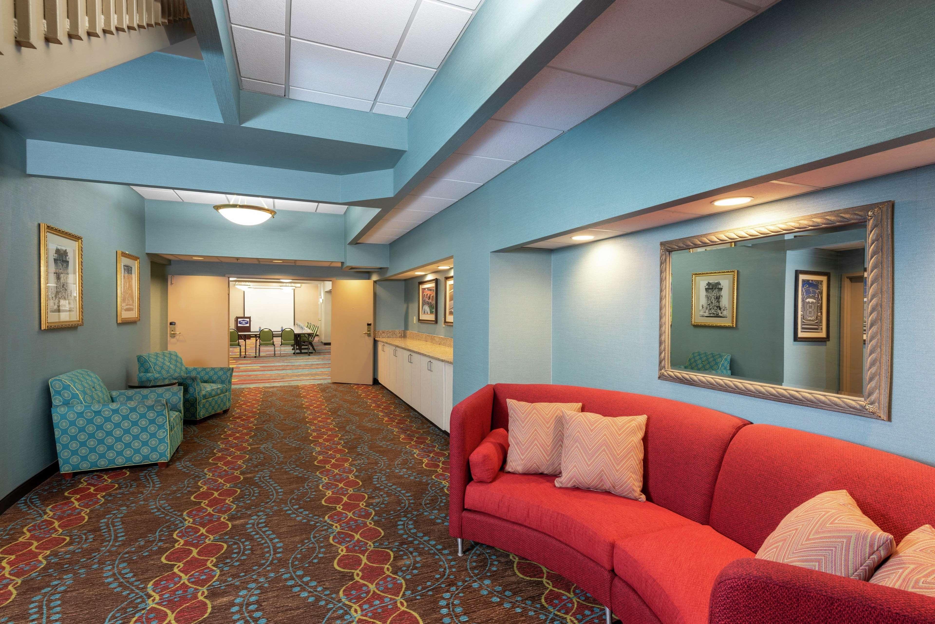 Hampton Inn Indianapolis Downtown Across From Circle Centre Kinh doanh bức ảnh